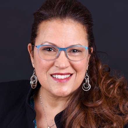 Portrait of Nadia Younes