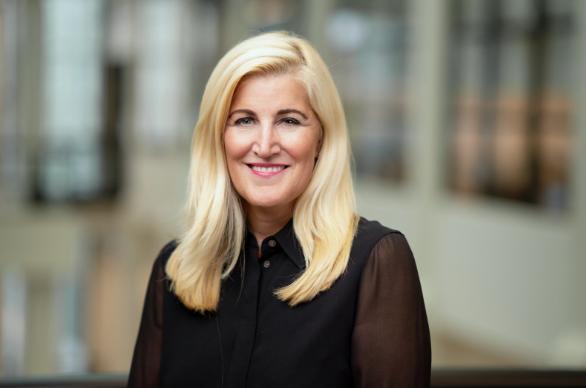 Portrait of Debra Weiss